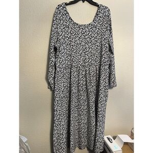 Old Navy Black/White Floral Long Sleeve Fit & Flare Size XXL